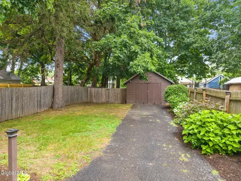 Exterior - 833 Harrison Ave, Schenectady, NY 12306 photo 8 of 13