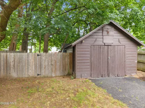 Exterior - 833 Harrison Ave, Schenectady, NY 12306 photo 12 of 13