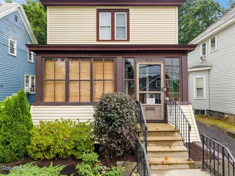 Exterior - 833 Harrison Ave, Schenectady, NY 12306 photo 5 of 13