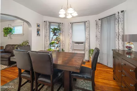 Dining - 833 Harrison Ave, Schenectady, NY 12306 photo 2 of 2