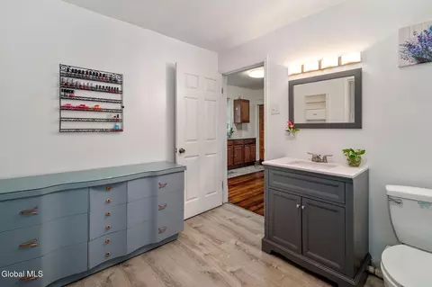 Bath - 833 Harrison Ave, Schenectady, NY 12306 photo 3 of 5