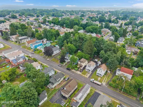 View/Area - 833 Harrison Ave, Schenectady, NY 12306 photo 2 of 3
