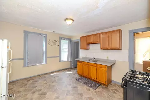 Entry Way - 49 Mcclellan St, Schenectady, NY 12304 photo 6 of 6