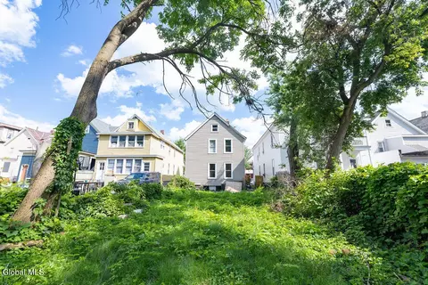 Exterior - 49 Mcclellan St, Schenectady, NY 12304 photo 3 of 6
