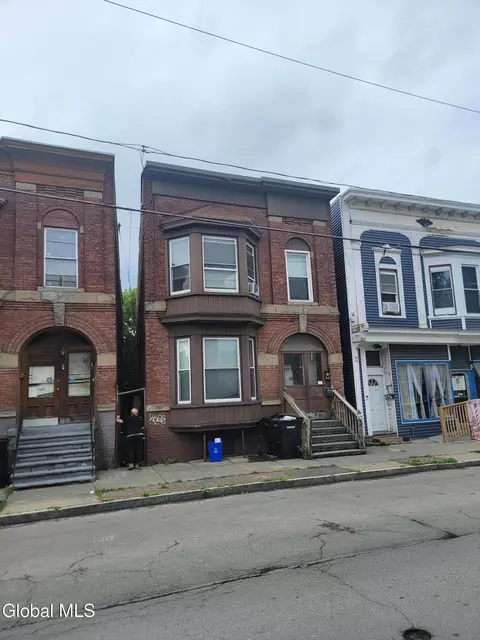 3365 6th Ave, Troy, NY 12180