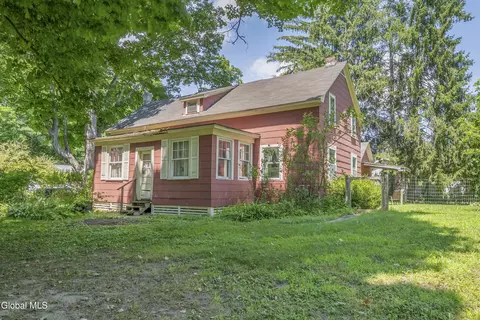 108 Stone Church Rd, Tribes Hill, NY 12177