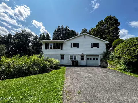 120 Burgess Rd, Hoosick Falls, NY 12090