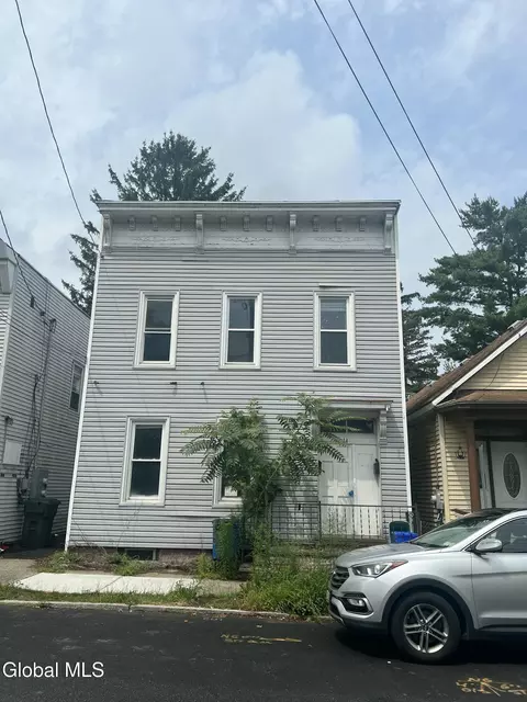 14 Division St, Cohoes, NY 12047