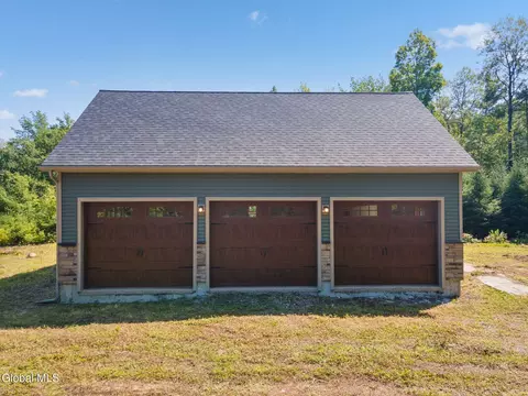 5260 Hudson Rd, Galway, NY 12074