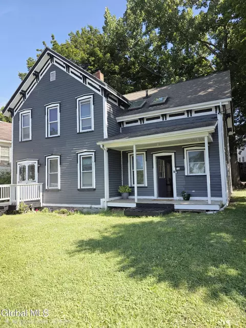 12 Ball St, Hoosick Falls, NY 12090