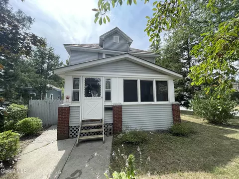 14 Ferry Blvd, South Glens Falls, NY 12803