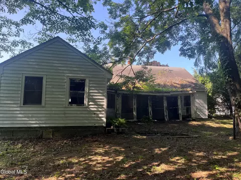 Exterior - 2044 Pyle Rd, Schenectady, NY 12303 photo 2 of 4