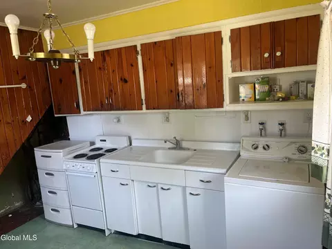 Kitchen - 2044 Pyle Rd, Schenectady, NY 12303 photo 1 of 2