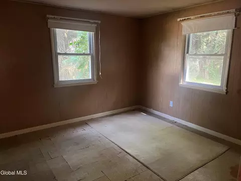 Bedroom - 2044 Pyle Rd, Schenectady, NY 12303 photo 1 of 3