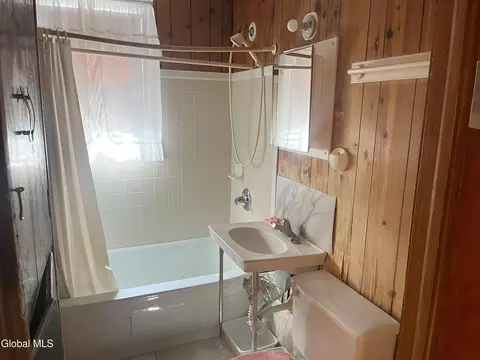 Bath - 2044 Pyle Rd, Schenectady, NY 12303 photo 1 of 1
