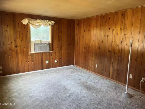 Living - 2044 Pyle Rd, Schenectady, NY 12303 photo 1 of 2