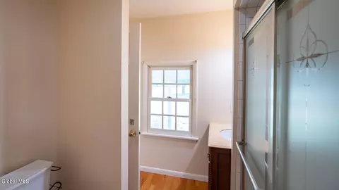 Bath - 412 Mcclellan Rd, Nassau, NY 12123 photo 2 of 2