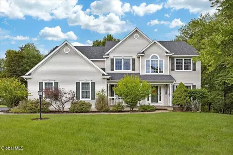 2 Brookhaven Ln, East Greenbush, NY 12061