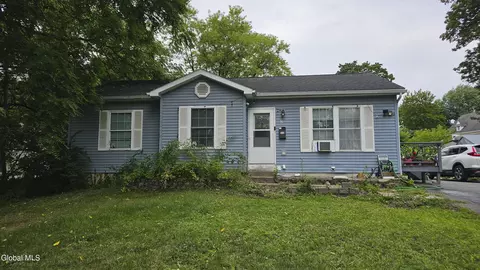 36 Peck Ave, Glens Falls, NY 12801