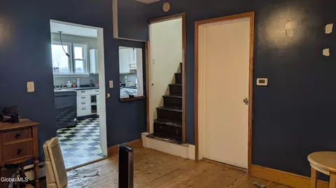 Entry Way - 4 Oak St, Johnstown, NY 12095 photo 2 of 4