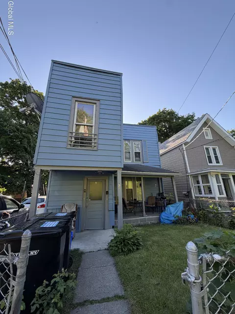 7 Winnie Ave, Troy, NY 12180