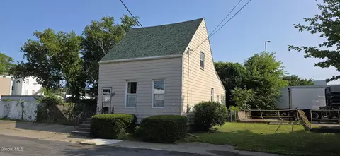19 Main St, Albany, NY 12204