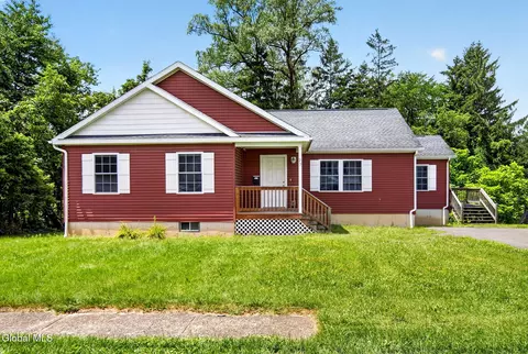 27 Edward St, Cohoes, NY 12047