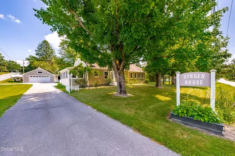 6 Campbell Rd, Melrose, NY 12121