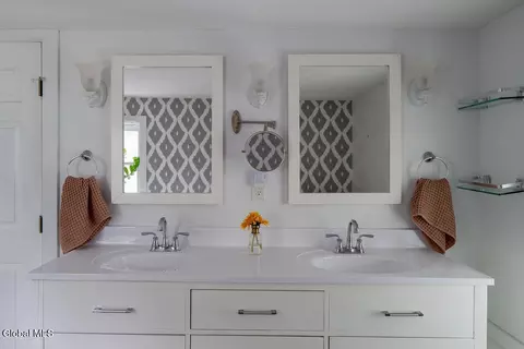 Bath - 1400 Albany Ave, Valatie, NY 12184 photo 4 of 5