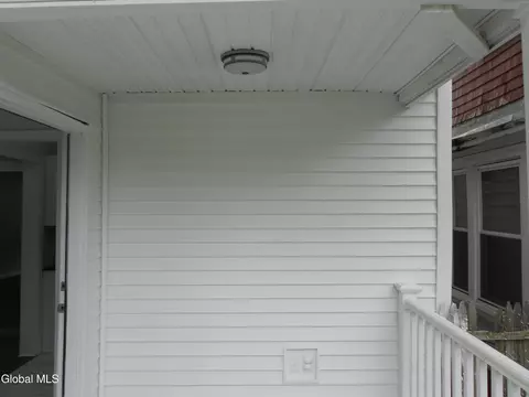 Exterior - 1745 Becker St, Schenectady, NY 12304 photo 5 of 5