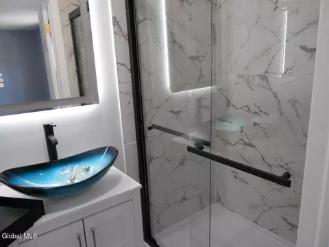 Bath - 1745 Becker St, Schenectady, NY 12304 photo 1 of 1