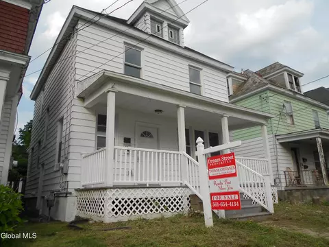 Exterior - 1745 Becker St, Schenectady, NY 12304 photo 2 of 5
