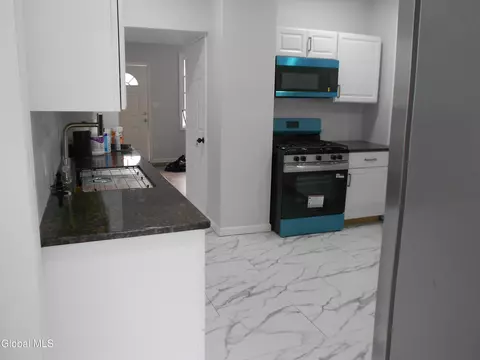 Entry Way - 1745 Becker St, Schenectady, NY 12304 photo 1 of 2
