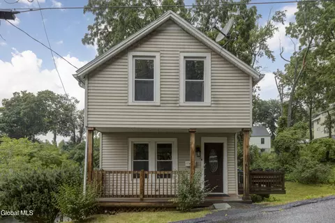 7 Spence St, Troy, NY 12180