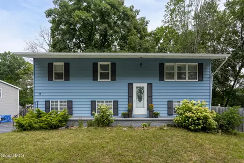 14 Deerleap Pl, Saratoga Springs, NY 12866