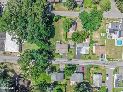 View/Area - 35 Hillcrest Ave, Schenectady, NY 12309 photo 4 of 8