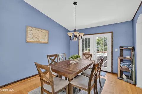 Dining - 35 Hillcrest Ave, Schenectady, NY 12309 photo 3 of 3