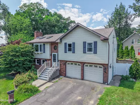 Exterior - 35 Hillcrest Ave, Schenectady, NY 12309 photo 2 of 21