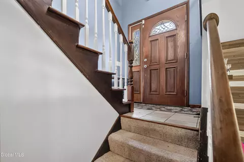 Entry Way - 35 Hillcrest Ave, Schenectady, NY 12309 photo 1 of 1