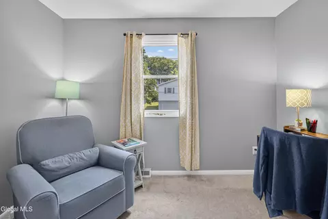 Bedroom - 35 Hillcrest Ave, Schenectady, NY 12309 photo 6 of 7