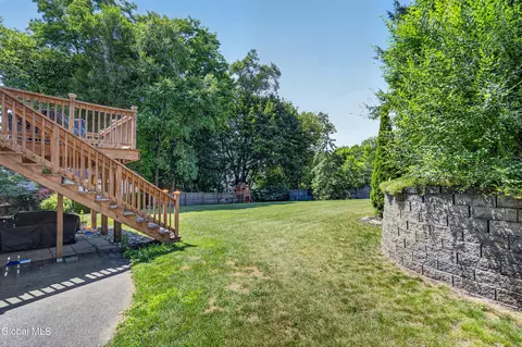 Exterior - 35 Hillcrest Ave, Schenectady, NY 12309 photo 17 of 21