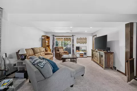 Living - 35 Hillcrest Ave, Schenectady, NY 12309 photo 3 of 4