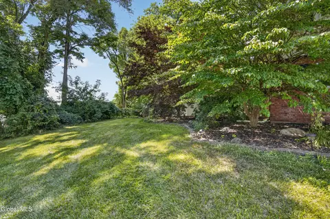 Exterior - 35 Hillcrest Ave, Schenectady, NY 12309 photo 20 of 21