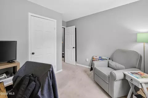 Bedroom - 35 Hillcrest Ave, Schenectady, NY 12309 photo 7 of 7