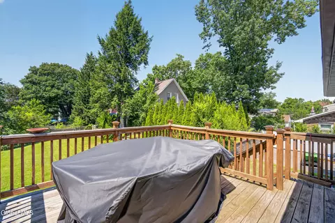 Exterior - 35 Hillcrest Ave, Schenectady, NY 12309 photo 11 of 21