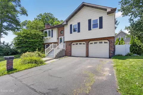 Exterior - 35 Hillcrest Ave, Schenectady, NY 12309 photo 18 of 21