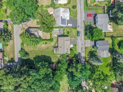 View/Area - 35 Hillcrest Ave, Schenectady, NY 12309 photo 3 of 8
