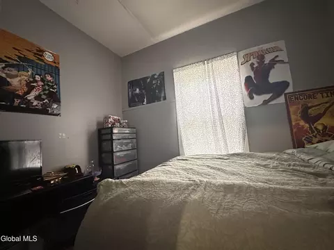 Bedroom - 565 Nott St, Schenectady, NY 12308 photo 2 of 4