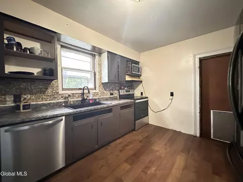 Kitchen - 565 Nott St, Schenectady, NY 12308 photo 1 of 2