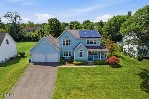 5 Toronado Dr, Latham, NY 12110